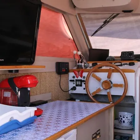 Πλωτό κατάλυμα Nuits Insolites Bateau A Quai Port L'explorer *