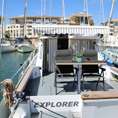 Πλωτό κατάλυμα Nuits Insolites Bateau A Quai Port L'explorer *