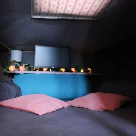 보트호텔 Nuits Insolites Bateau A Quai Port L'explorer